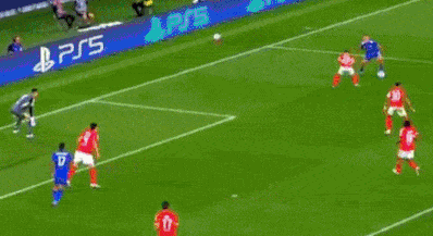 射破门, 客场连扳, 球将胜利收 射破门, 客场连扳, 球将胜利收