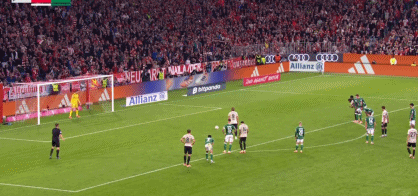 经豪取八连, 在主场沿用 经豪取八连, 在主场沿用