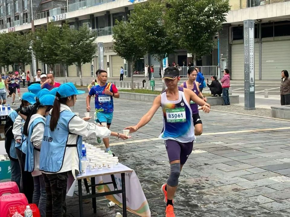 天门职业学, 天职啦啦队, 助力产业 天门职业学, 天职啦啦队, 助力产业